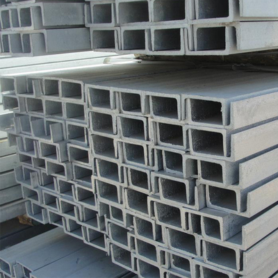 12m ASTM SS400 50mm galvanizou a calha de aço para a estrutura clara