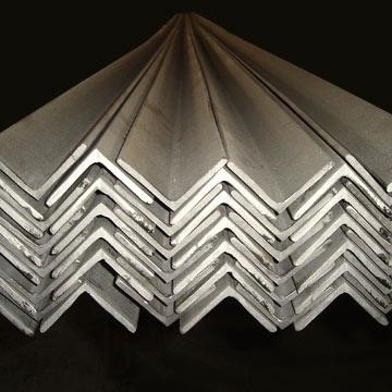 O zinco pintou o perfil Q235 0.8mm laminado a alta temperatura galvanizado das barras de aços do ângulo