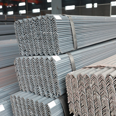 Camada galvanizada laminada a alta temperatura do zinco do perfil do aço em barra de ângulo com categoria AISI 6mm